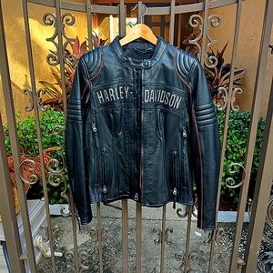 Harley Davidson women's Eclipse black Leather riding jacket Size M EUC